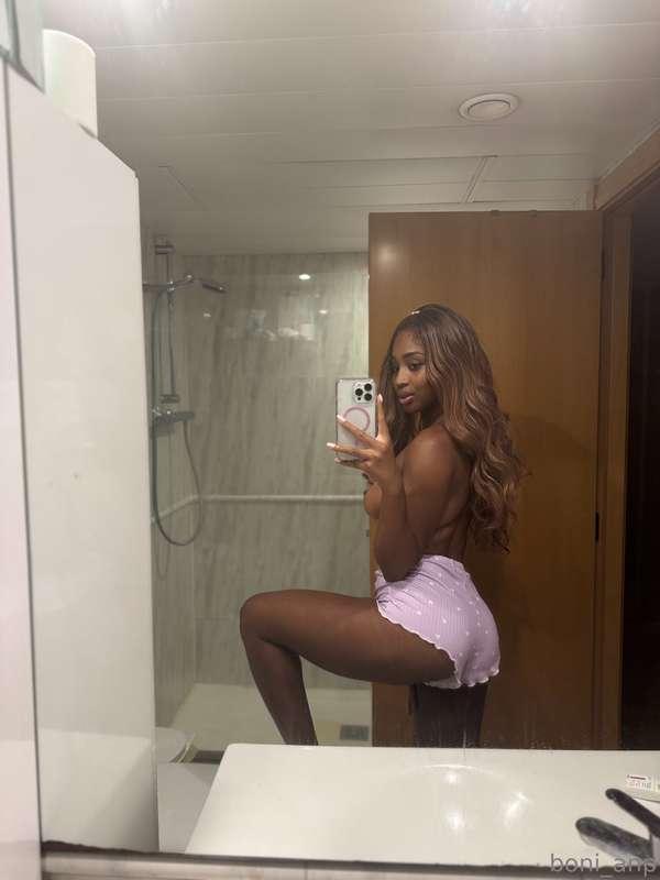 Just making sure I look as irresistible as I feel🤤