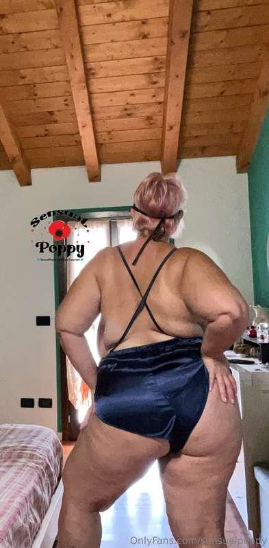 sensualpoppy image #2