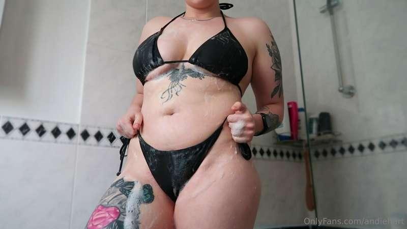would you watch me shower?🚿