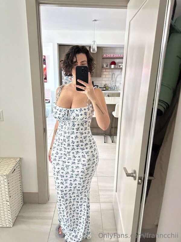 feels like the exact right amount of cleavage what do you th..
