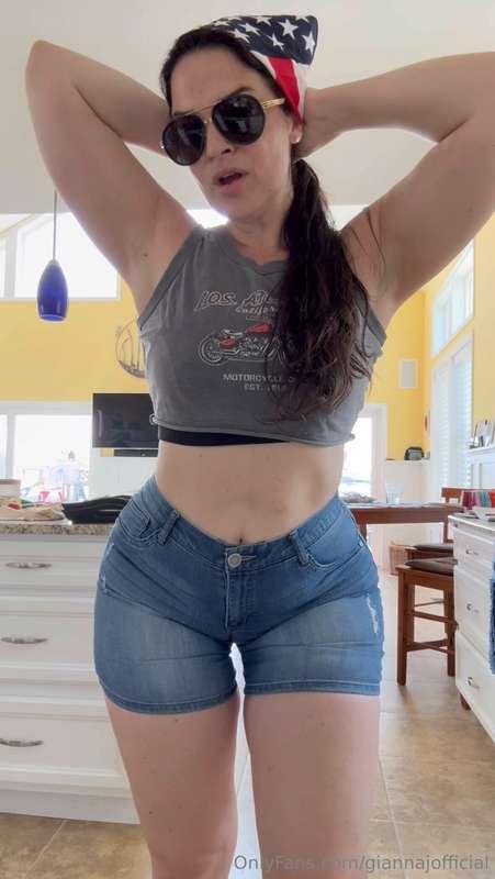 Unedited snapshots of my Fourth of July outfit 😌 Don’t worry..