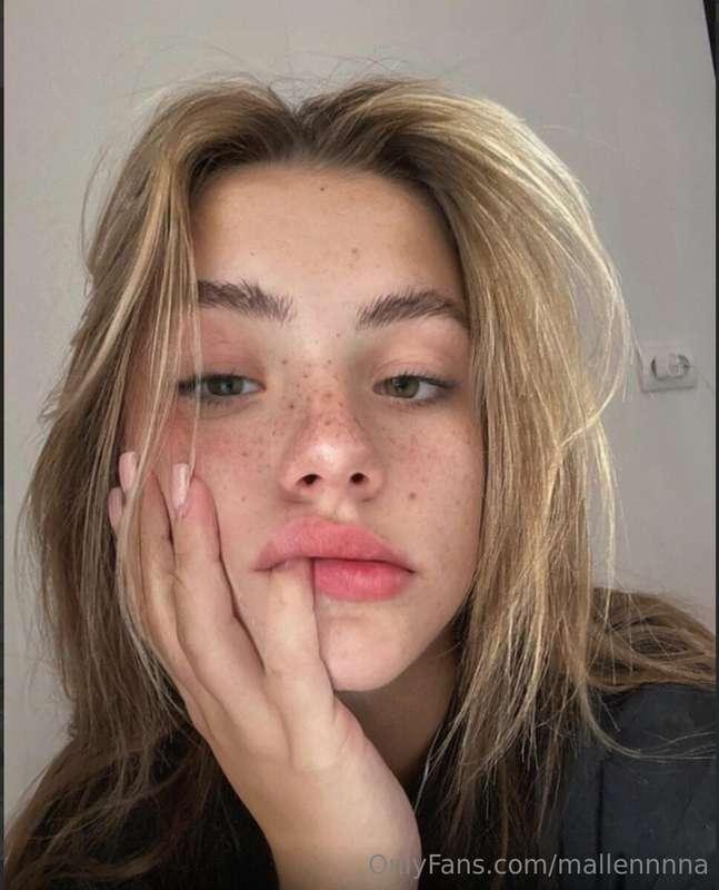## 💕💕💕CUTE GIRL💕💕💕

Juicy girl with no limits @ilona_garna 🔞..