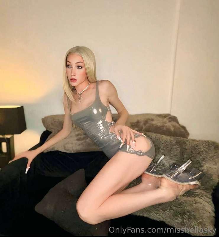💇‍♀️✨ Maybe I should go blonde again? That color always brin..