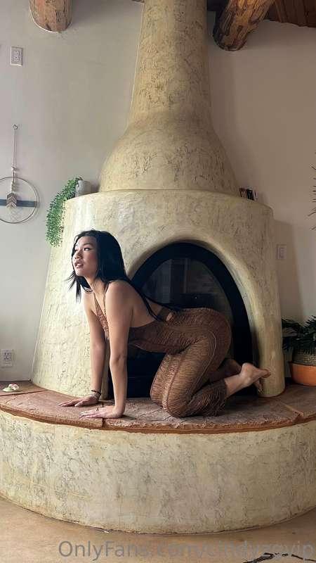 wanna see more of me sitting in doggy style