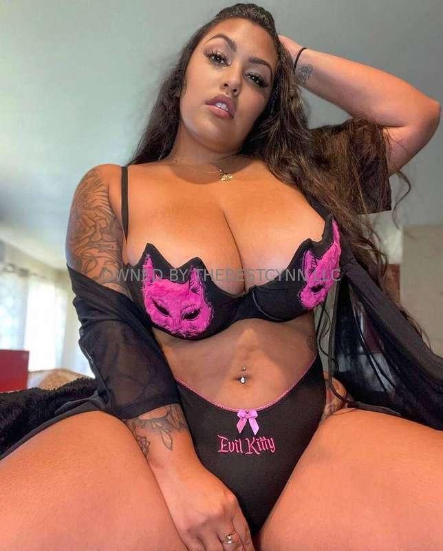 Hey baby... Welcome to my naughty universe 💖😈 I’m Cynn... yo..