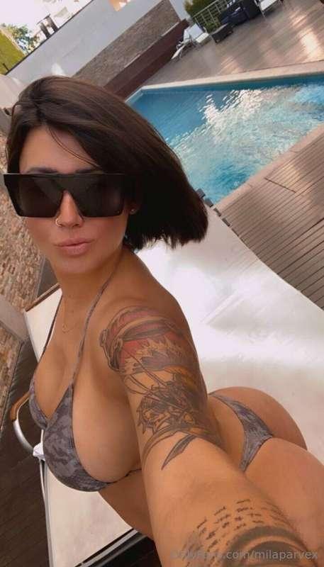 *Free subscription*@milkymomy11 i'm a freakky MILF doing con..