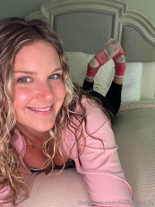 It’s getting chilly! 🍁🩷🧦