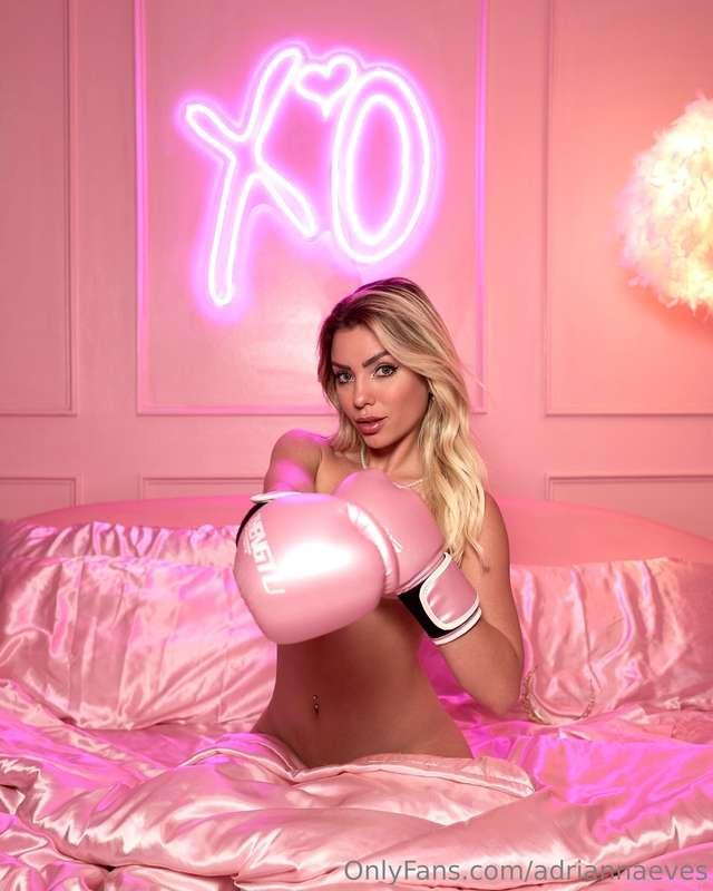 Let's fight in bed..😝👅