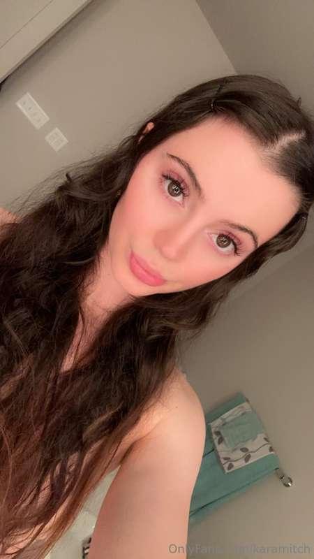 ur fav lil brat 🖤 message me if you wanna see something frea..