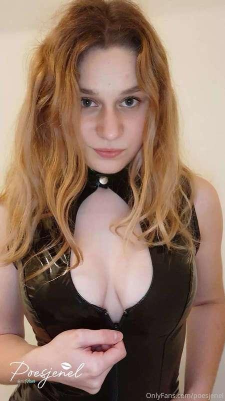 Hi, I'll be your dirty sub or maybe I can be your switch 😏💋
