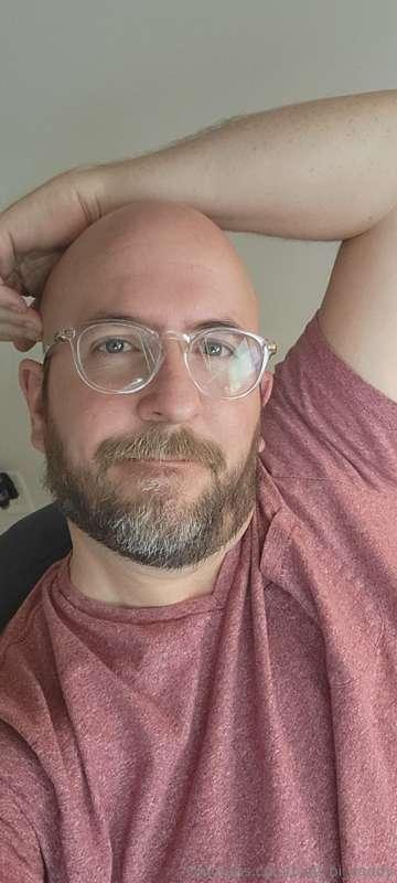 Fresh clean shave for the new year. I'll probably be on a li..