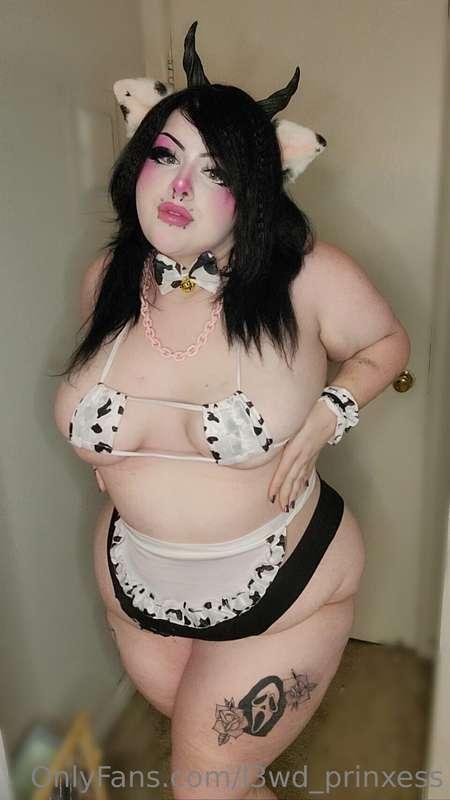 This cow needs to be milked, who's up for the task? (;