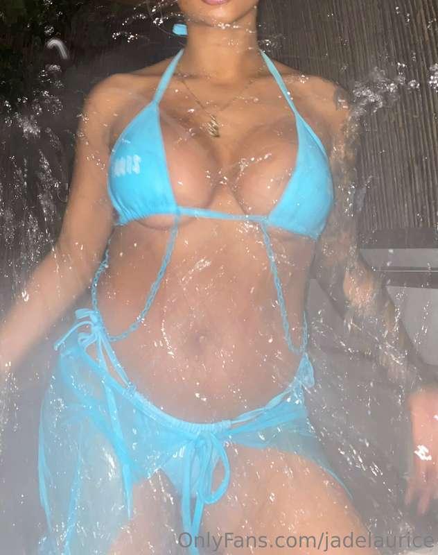 💦
