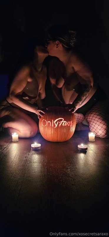 🎃 should we put this pumpkin out on Halloween night?@naughty..