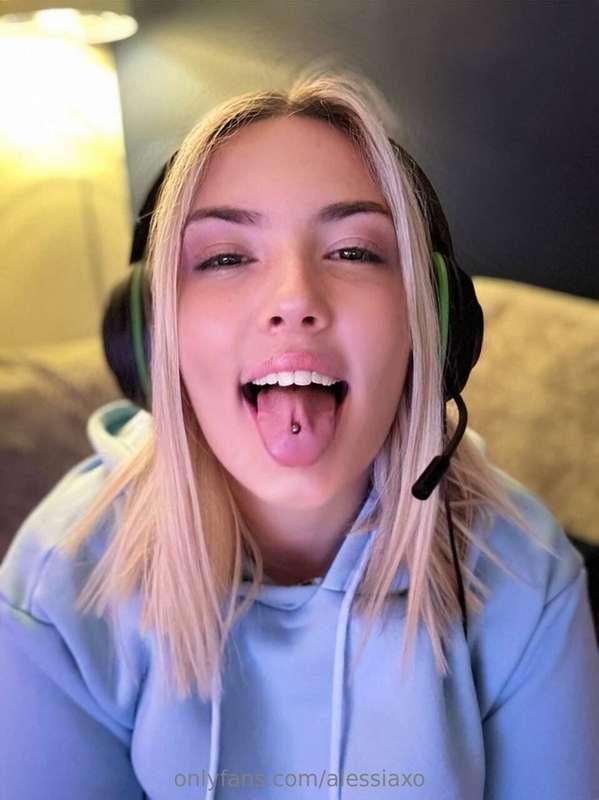 Follow my best friend @brandiraeevip  she's a gamer girl and..