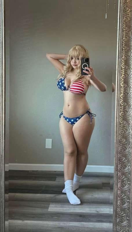 Welcome to my 4th of July celebration~ :3~ ✨ I dressed up fo..