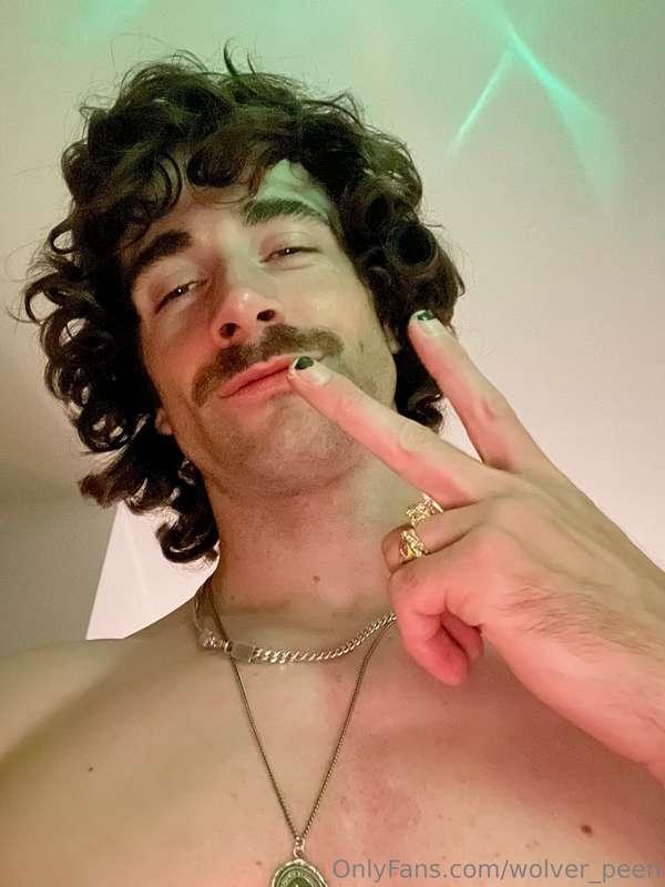 Do you wanna play with me? 😏