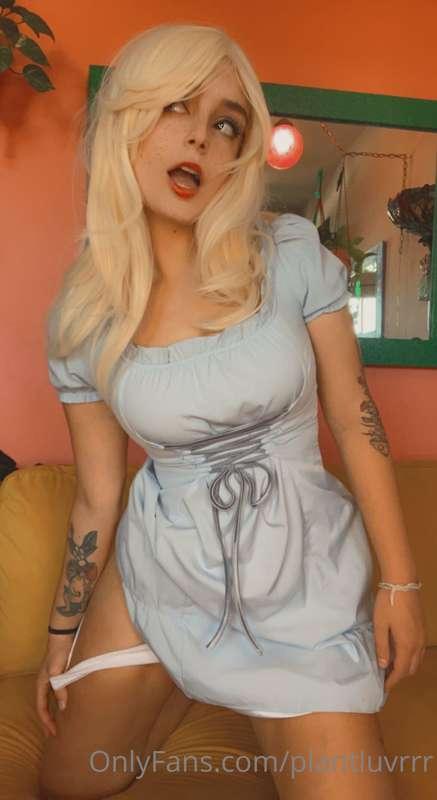 ***🤍HAYLEY GONE WILD🤍*** 
Tip $10 here to unlock a photoset ..