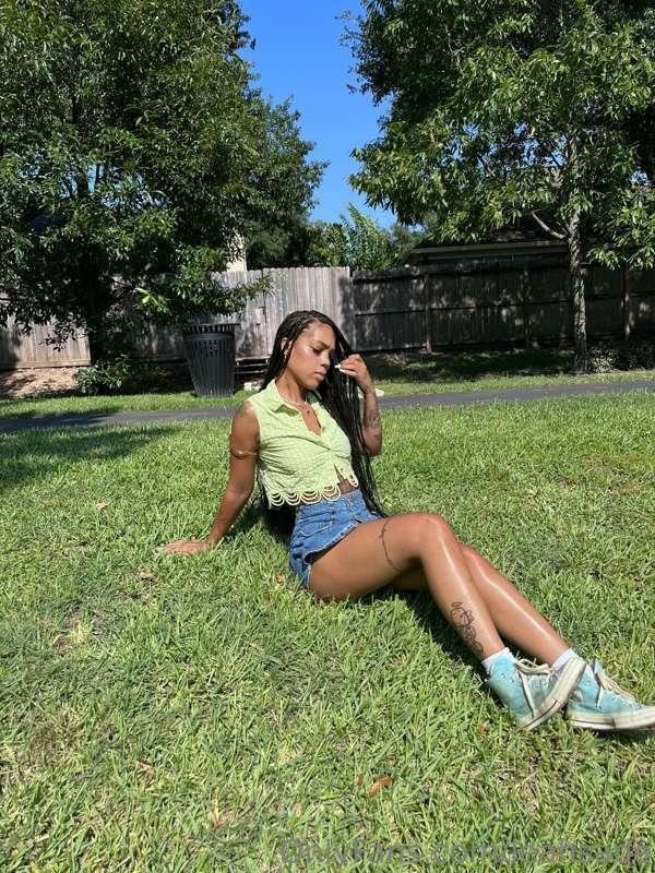 Nothing like a sunday picnic 😊 what’s your favorite sunday a..