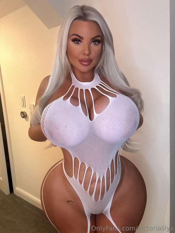 Do you like my curves from the front? 