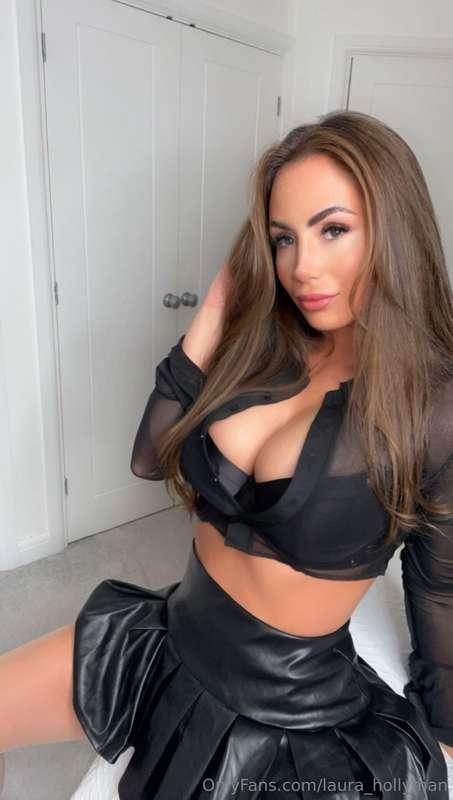 Hey did someone vote secretary! Photo set hitting your DMs …..