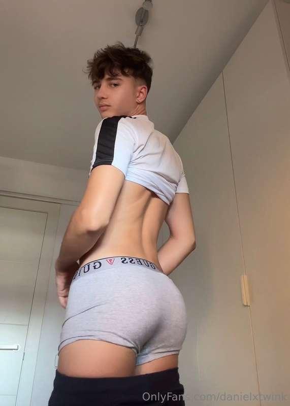 Would you fuck me against the closet?😈🍑