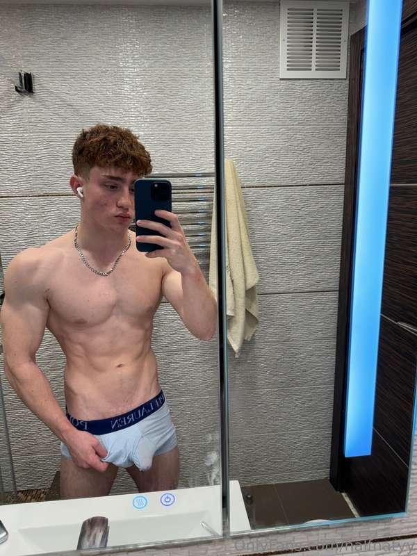 I'm horny and I want you so badly 👀