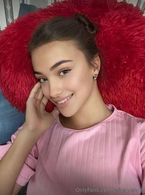 She's waiting for you Daddy👉🔥@katyahen 🔥@katyahen @katyahen ..
