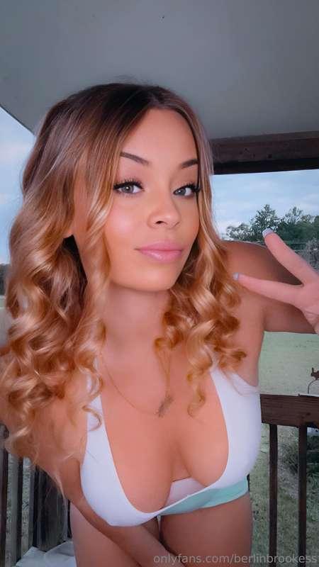 #advertisement Cum see the nicest pussy you’ve ever seen 💦💦@..