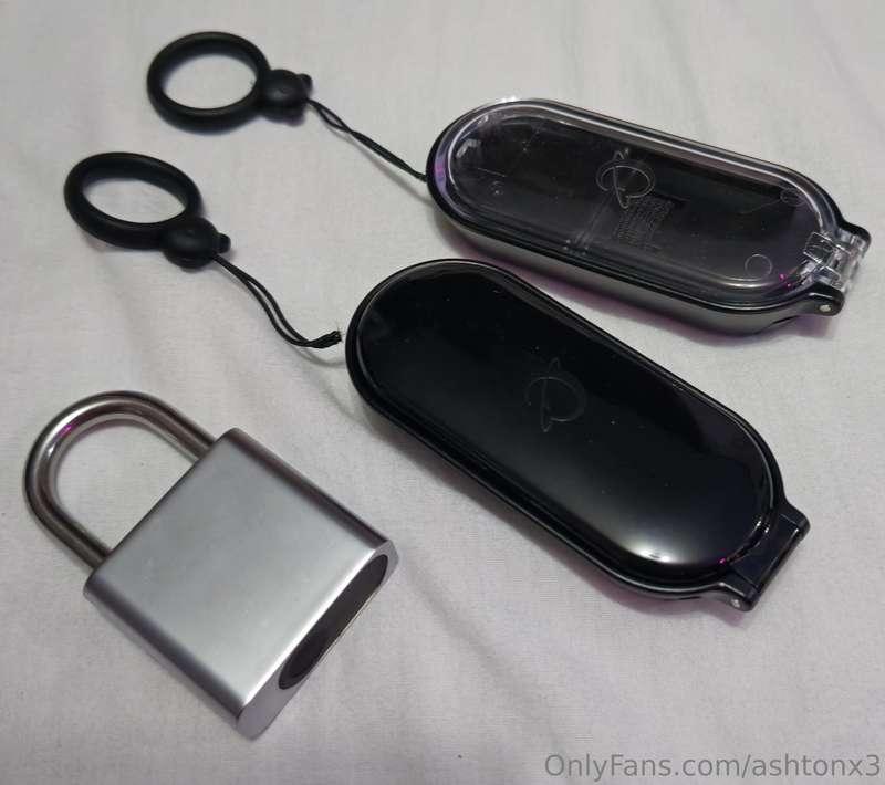 New keypods for holding keys to new padlock. 😈