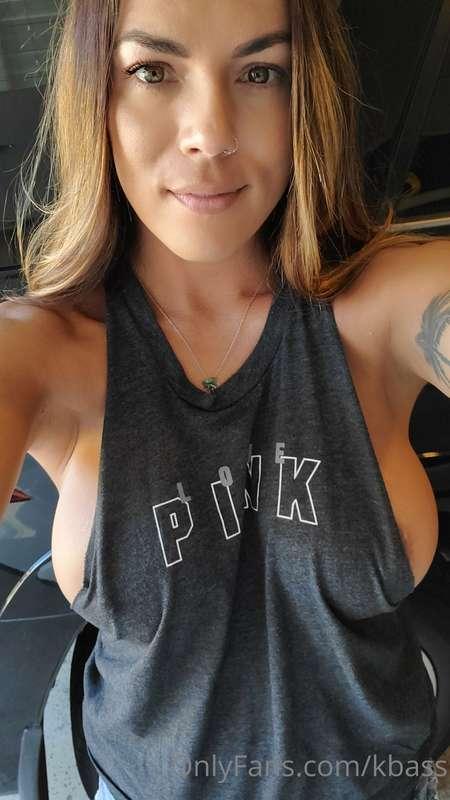 Is this an acceptable shirt to wear while running errands?