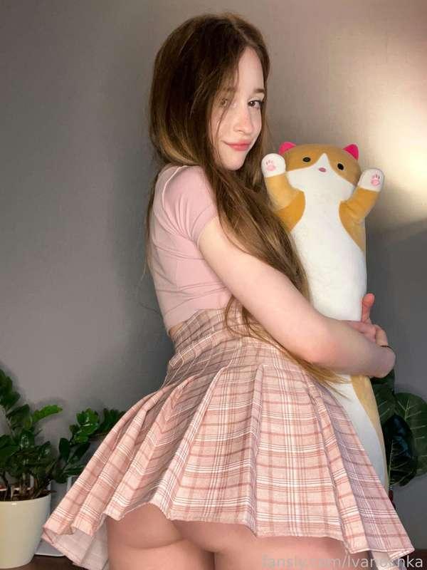 offer you to look under my skirt ! 