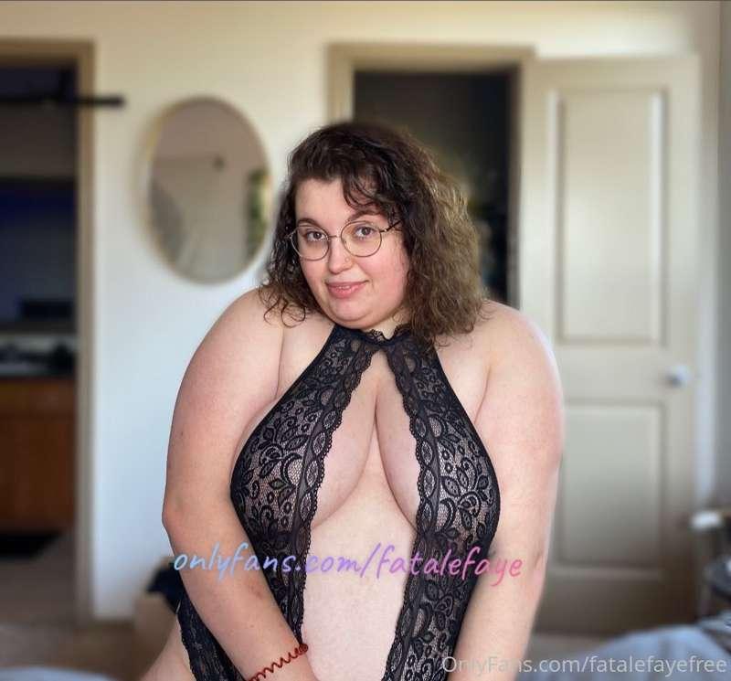 if my paid onlyfans page gets to 50 subs in a week then I wi..