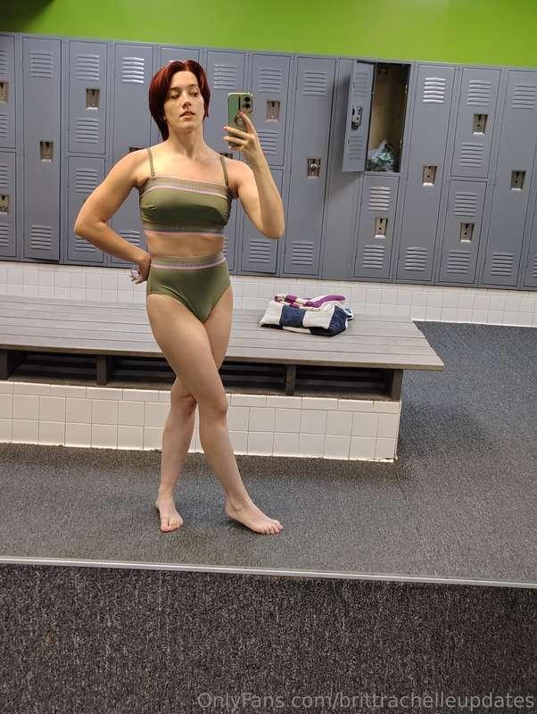 Summer is for swimming 👙🏊🏼‍♀️😎 