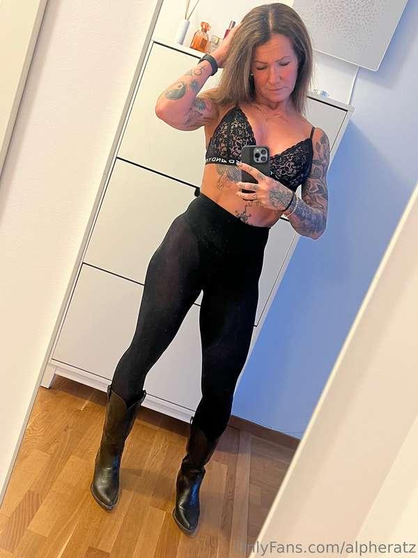 Oj, nu blev det snabba ryck! En kompis sitter och tar ett gl..