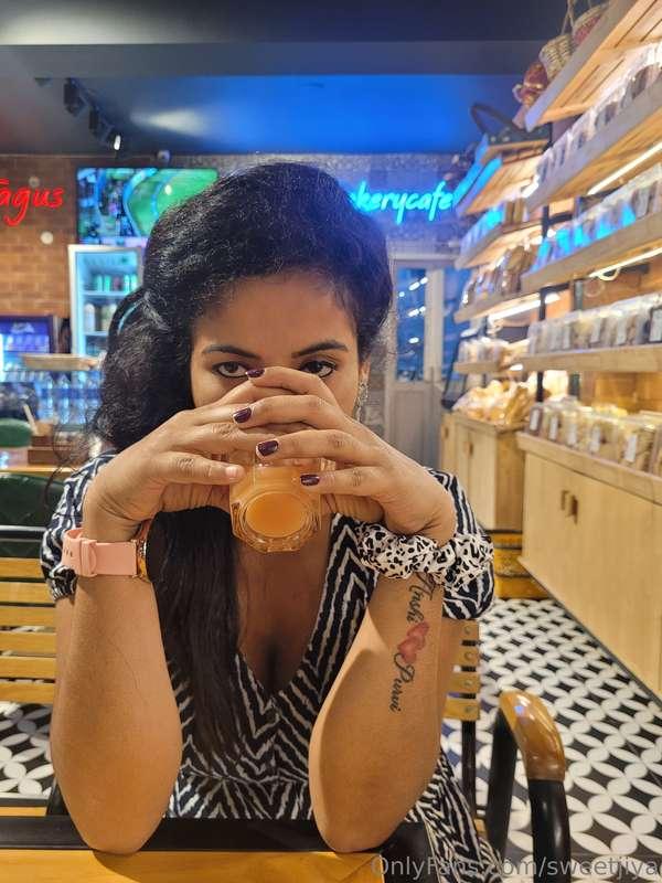 What are you looking at like that 😏