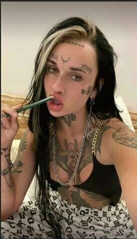 Sweetie😈, you wanna fuck a pervert like her @vitatylerfree? ..