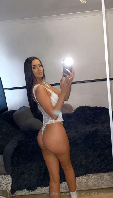 White set and a tan is the best combo