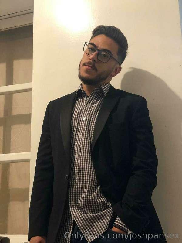 Good morning babes! ☀️☀️

How bout some pre-work cuddles?😏🫦