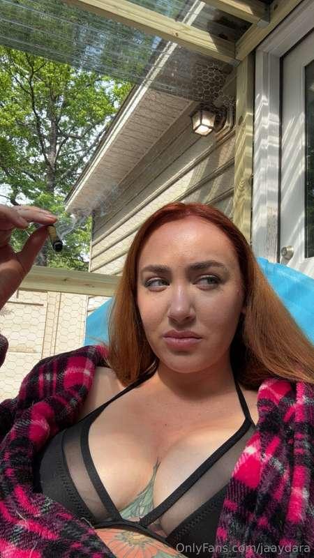 Smoke with meeee