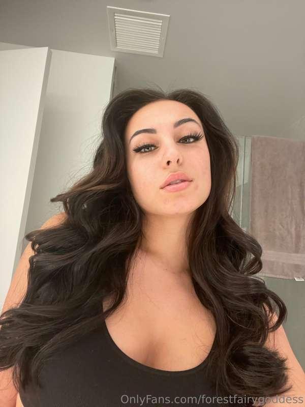 Come play with me in my DMs 😏