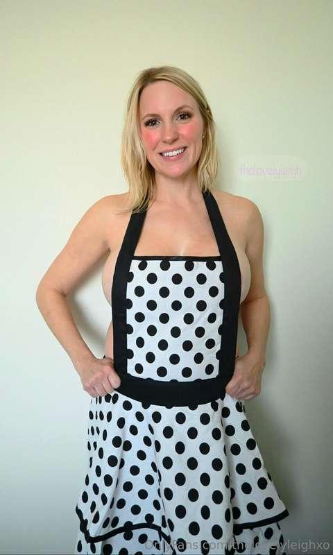 Innocent MILF uniform on point! 😇