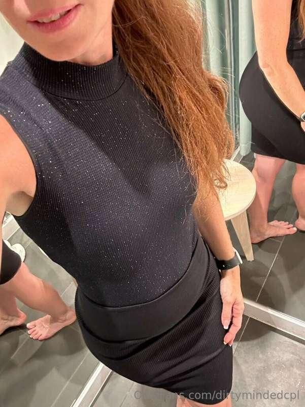 Some new pictures from me in the fitting room. 👀🤫🛍