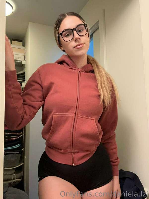 Hot nerd vibe 🤓🌶️ are you feeling it??