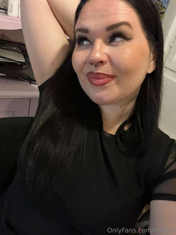 Who’s ready to play? Want to see me undress and play with my..