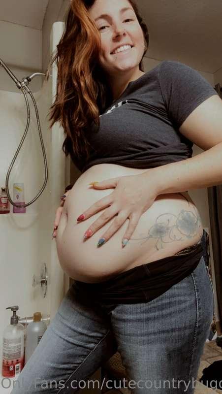 Come spoil your favorite milf for Mother’s Day!! I have the ..