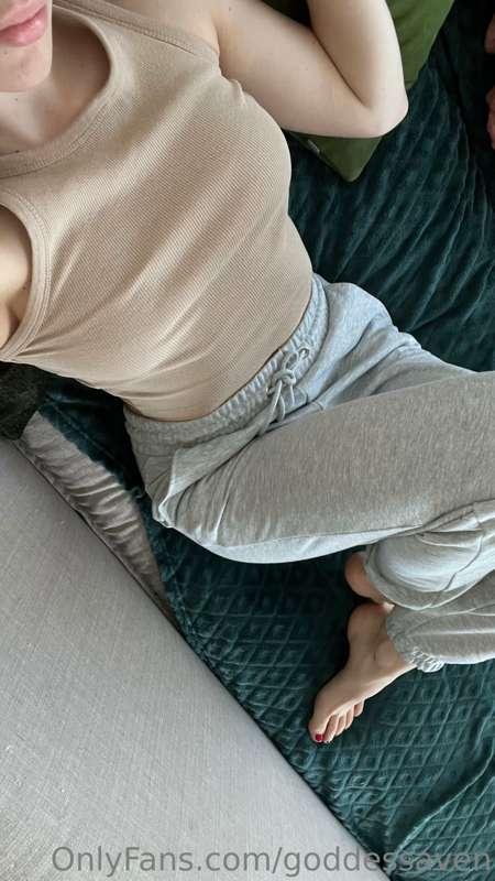 Worship my feet while I chill.