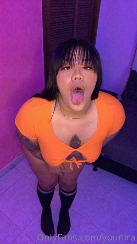 Let me suck your cock deep and hard 🥵