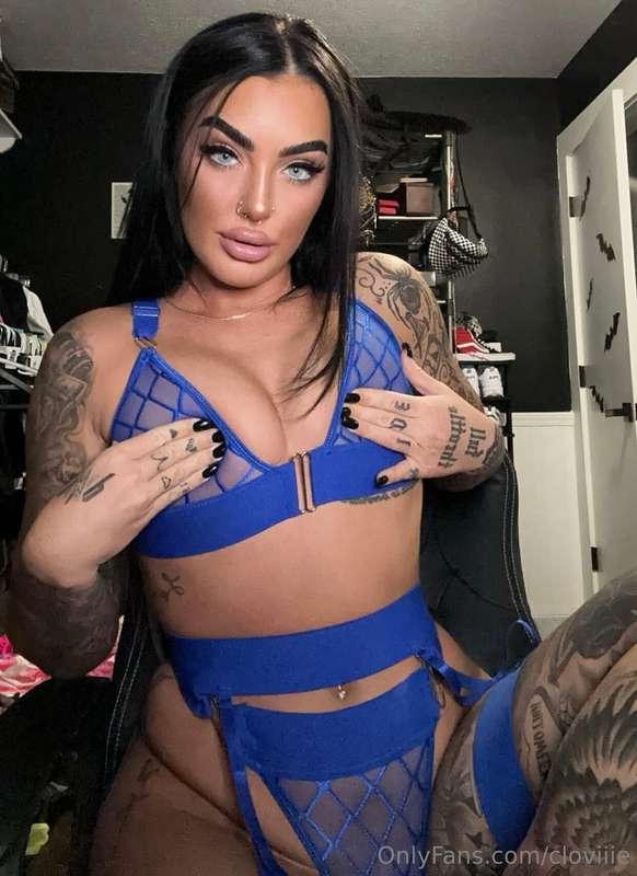 Does this color look good on me? 💙