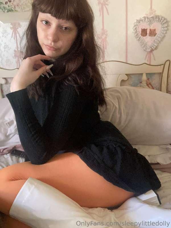 sleepylittledolly image #1